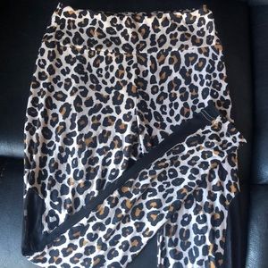 Leopard print leggings